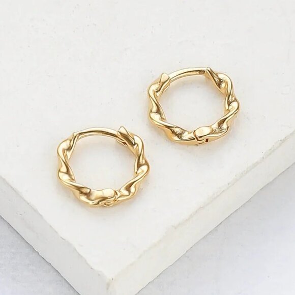 Huggie Earrings Gold Earrings dainty wave huggie Minimalist Earrings Adorable - Picture 1 of 16